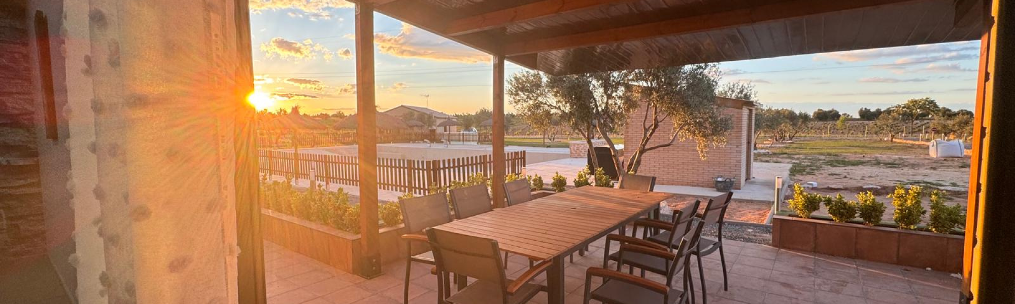 Porche complejo rural Santa Emma